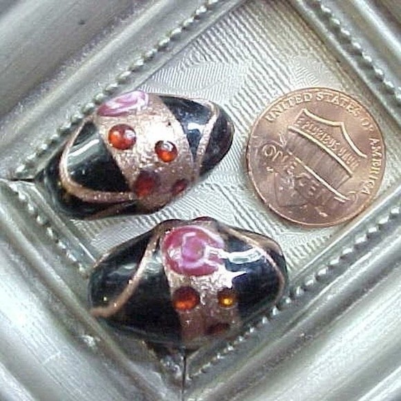 1 Large Vintage Handmade Lamp Work Venetian Black Wedding Cake Bead Gold Roses - Picture 3 of 3